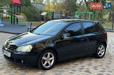 Хэтчбек Volkswagen Golf 2004 в Измаиле