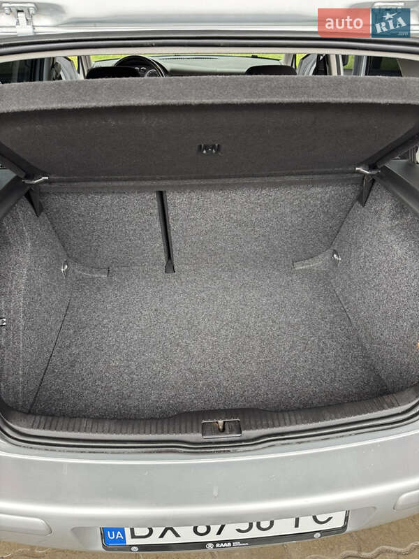Хетчбек Volkswagen Golf 2003 в Чемерівцях фото 4 Хетчбек Volkswagen Golf 2003 в Чемерівцях