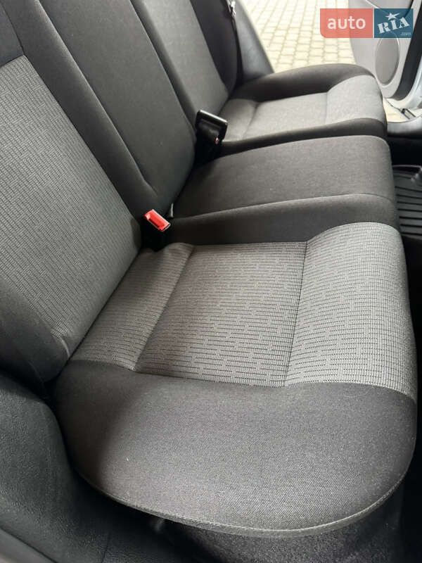 Хетчбек Volkswagen Golf 2003 в Чемерівцях фото 19 Хетчбек Volkswagen Golf 2003 в Чемерівцях