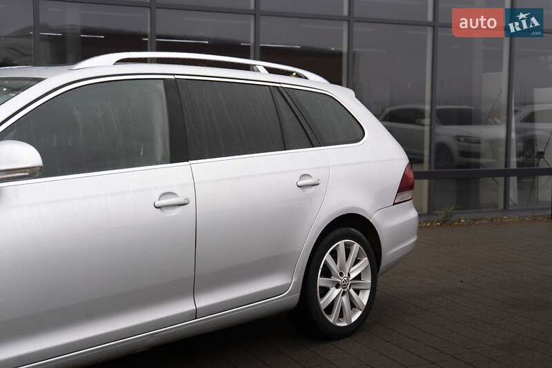 Универсал Volkswagen Golf 2010 в Ужгороде