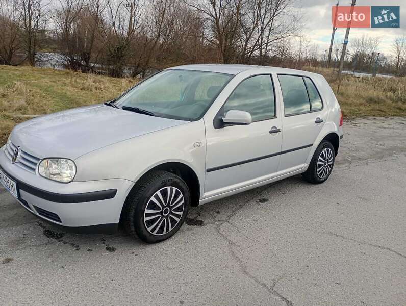 Volkswagen Golf 1998