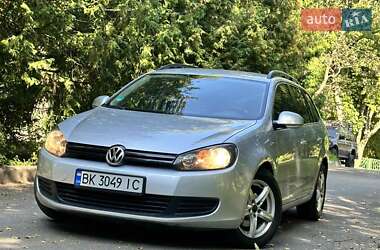 Универсал Volkswagen Golf 2010 в Ровно