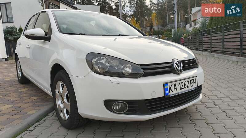 Хэтчбек Volkswagen Golf 2011 в Ирпене