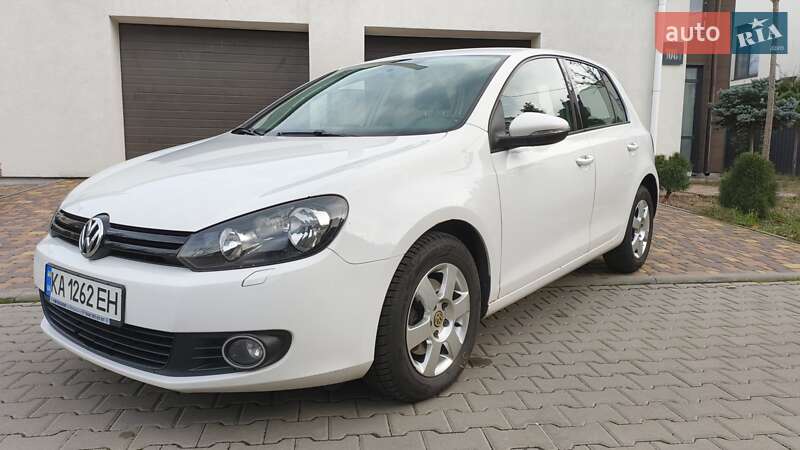 Хэтчбек Volkswagen Golf 2011 в Ирпене