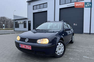 Универсал Volkswagen Golf 2003 в Черновцах