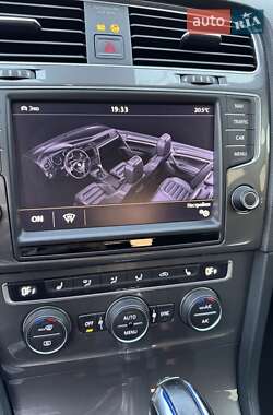 Хетчбек Volkswagen Golf 2014 в Умані