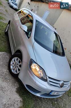 Хэтчбек Volkswagen Golf 2005 в Черновцах