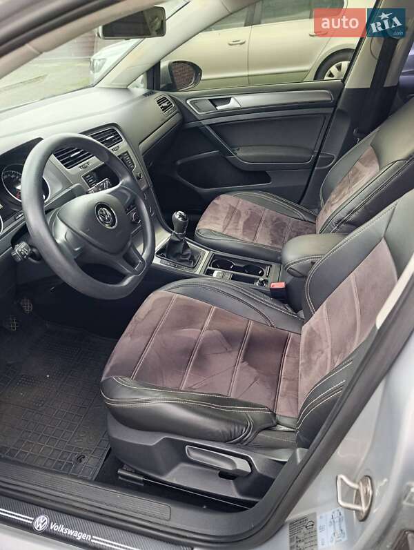 Универсал Volkswagen Golf 2014 в Иршаве