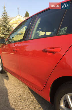 Хетчбек Volkswagen Golf 2010 в Тисмениці