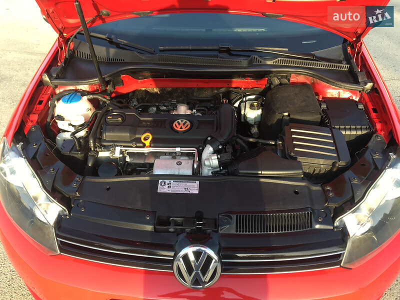 Хэтчбек Volkswagen Golf 2010 в Тысменице