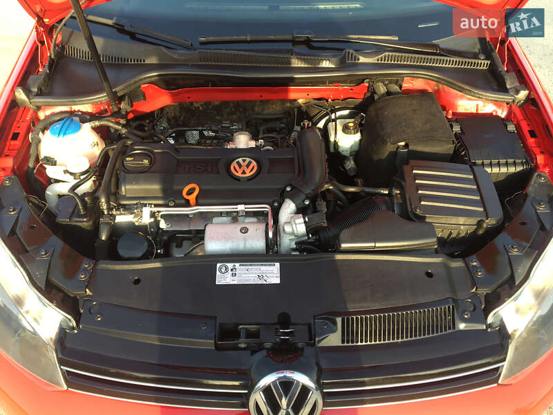 Хэтчбек Volkswagen Golf 2010 в Тысменице