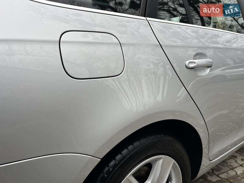 Универсал Volkswagen Golf 2011 в Черновцах