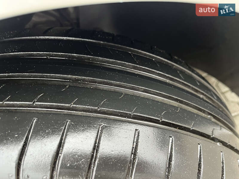 Универсал Volkswagen Golf 2011 в Черновцах