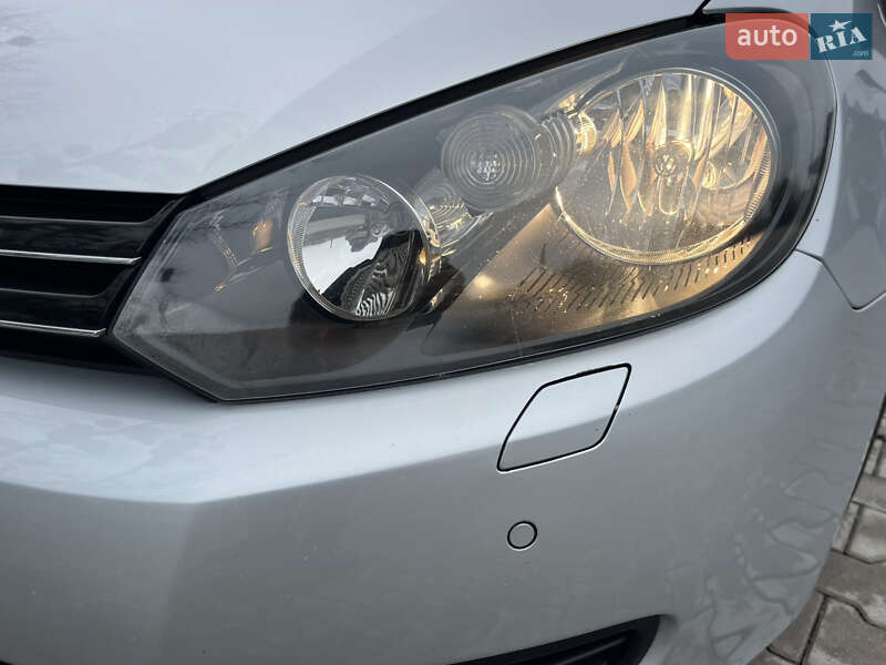 Универсал Volkswagen Golf 2011 в Черновцах