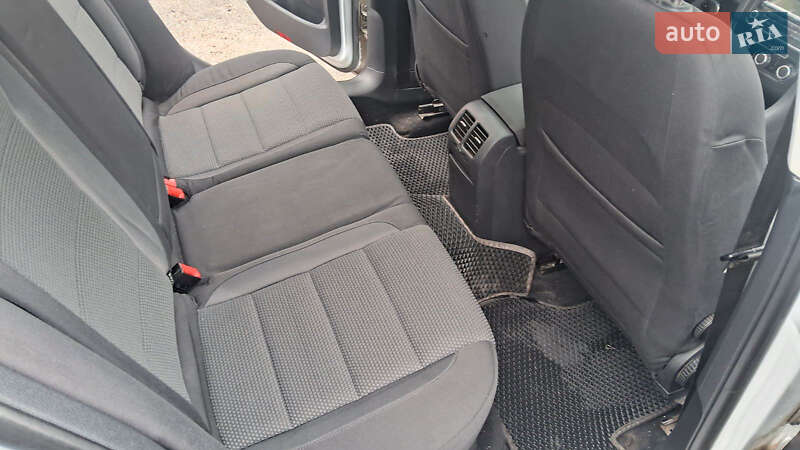 Универсал Volkswagen Golf 2009 в Томашполе