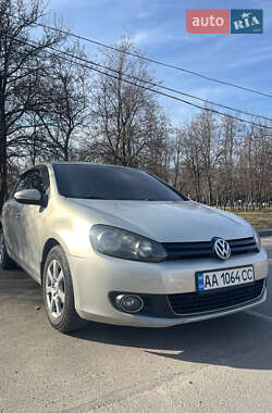 Хэтчбек Volkswagen Golf 2010 в Днепре