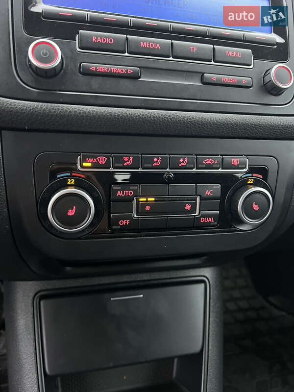 Хэтчбек Volkswagen Golf 2010 в Шостке