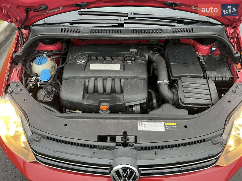 Хэтчбек Volkswagen Golf 2010 в Шостке