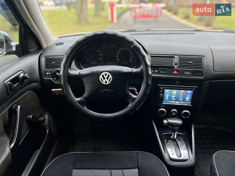 Хэтчбек Volkswagen Golf 1998 в Харькове