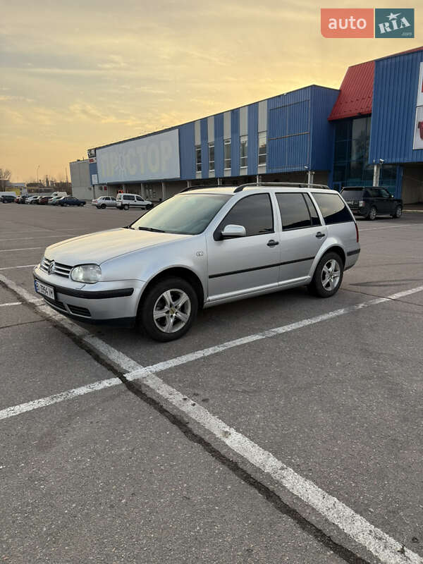 Volkswagen Golf 2003