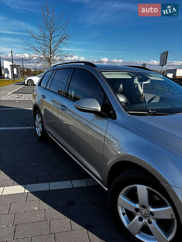 Универсал Volkswagen Golf 2014 в Мукачево