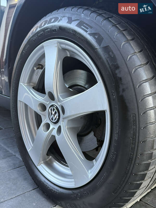 Хетчбек Volkswagen Golf 2005 в Мукачевому