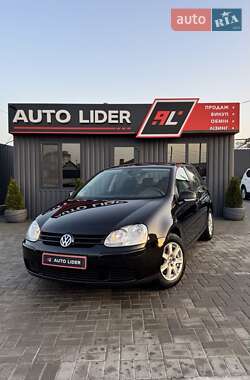 Хэтчбек Volkswagen Golf 2005 в Кропивницком