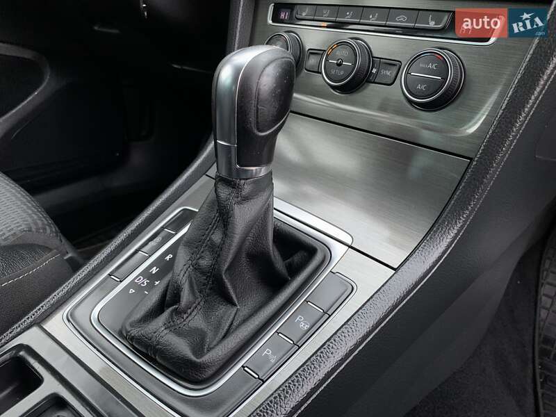 Хэтчбек Volkswagen Golf 2013 в Бердичеве