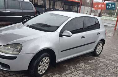 Хетчбек Volkswagen Golf 2005 в Луцьку