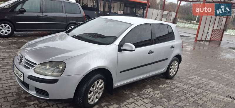 Хэтчбек Volkswagen Golf 2005 в Луцке фото Хэтчбек Volkswagen Golf 2005 в Луцке