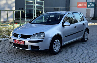 Хэтчбек Volkswagen Golf 2004 в Чорткове