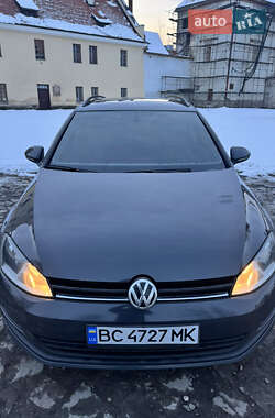 Универсал Volkswagen Golf 2015 в Жовкве