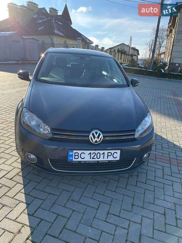 Хэтчбек Volkswagen Golf 2011 в Золочеве