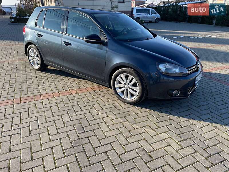 Хэтчбек Volkswagen Golf 2011 в Золочеве