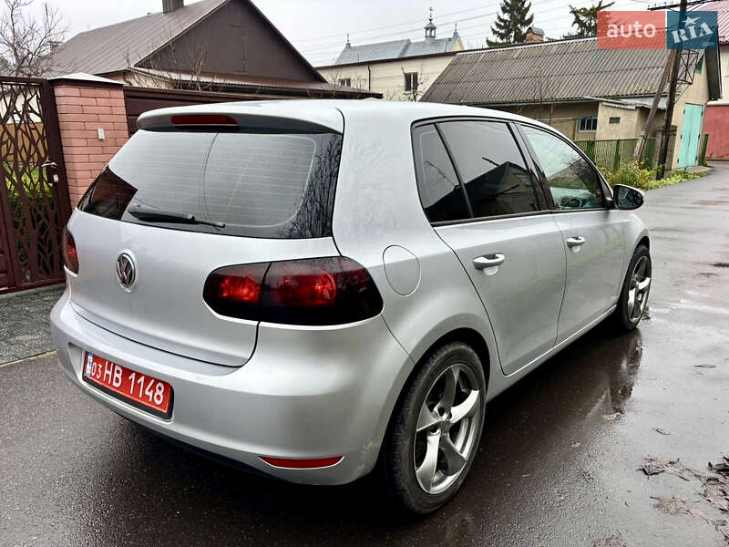 Хэтчбек Volkswagen Golf 2009 в Староконстантинове