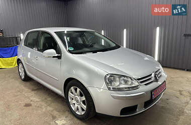 Хэтчбек Volkswagen Golf 2005 в Киеве