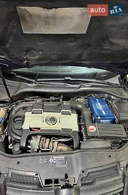 Хэтчбек Volkswagen Golf 2007 в Киеве