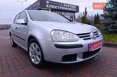 Хетчбек Volkswagen Golf 2006 в Сарнах