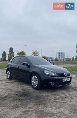 Хэтчбек Volkswagen Golf 2013 в Киеве