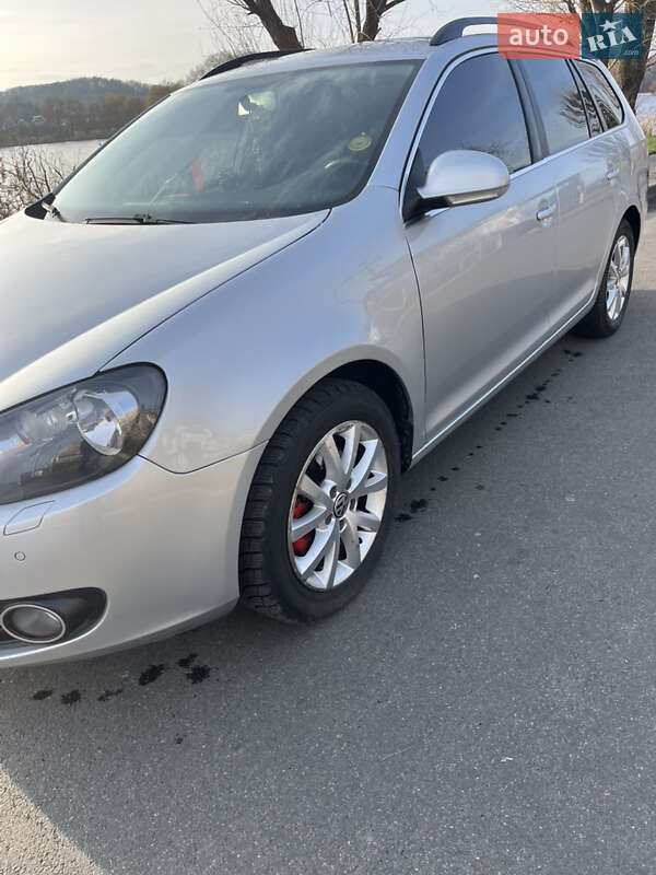 Универсал Volkswagen Golf 2012 в Киеве