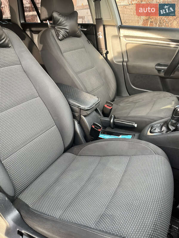 Универсал Volkswagen Golf 2012 в Киеве