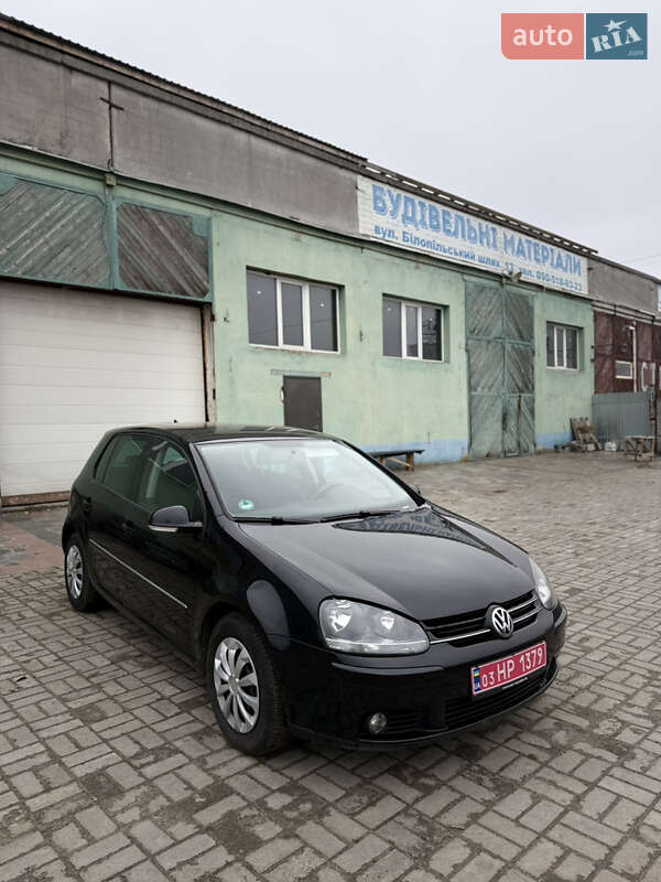 Хэтчбек Volkswagen Golf 2009 в Сумах