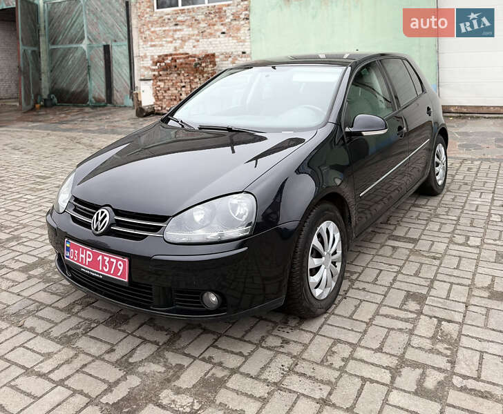 Хэтчбек Volkswagen Golf 2009 в Сумах