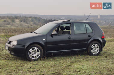 Хэтчбек Volkswagen Golf 2001 в Кривом Роге