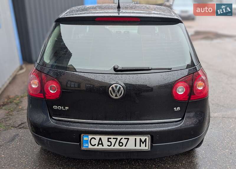 Хэтчбек Volkswagen Golf 2008 в Черкассах