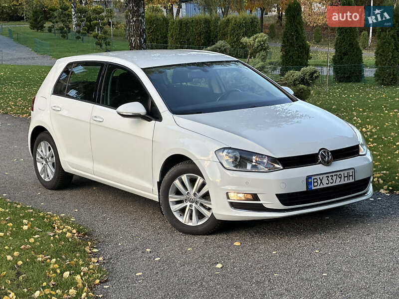 Хэтчбек Volkswagen Golf 2015 в Хмельницком