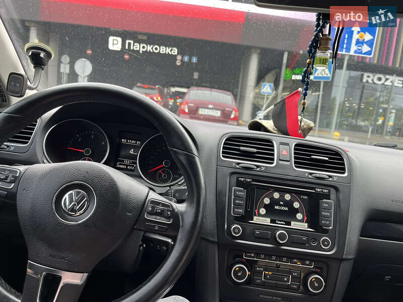 Универсал Volkswagen Golf 2012 в Киеве