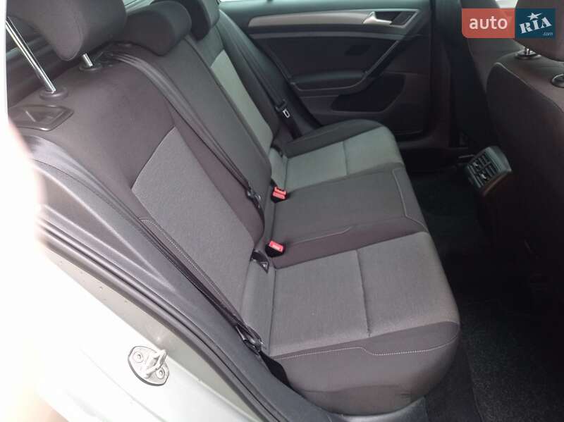 Универсал Volkswagen Golf 2014 в Луцке