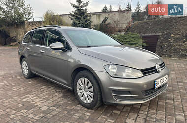 Универсал Volkswagen Golf 2015 в Ровно