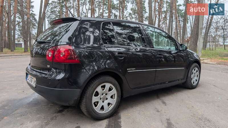 Хэтчбек Volkswagen Golf 2008 в Черкассах